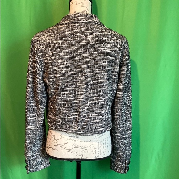 Black and White Tweed Cropped Blazer with Notched Lapels - Picture 4 of 7